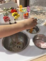 "Sensory & Messy Play" Πίνακας - Image 2