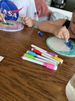 Ακρυλικό Δισκάκι Γραφής- Ζωγραφικής & Μαρκαδόρος - Image 4