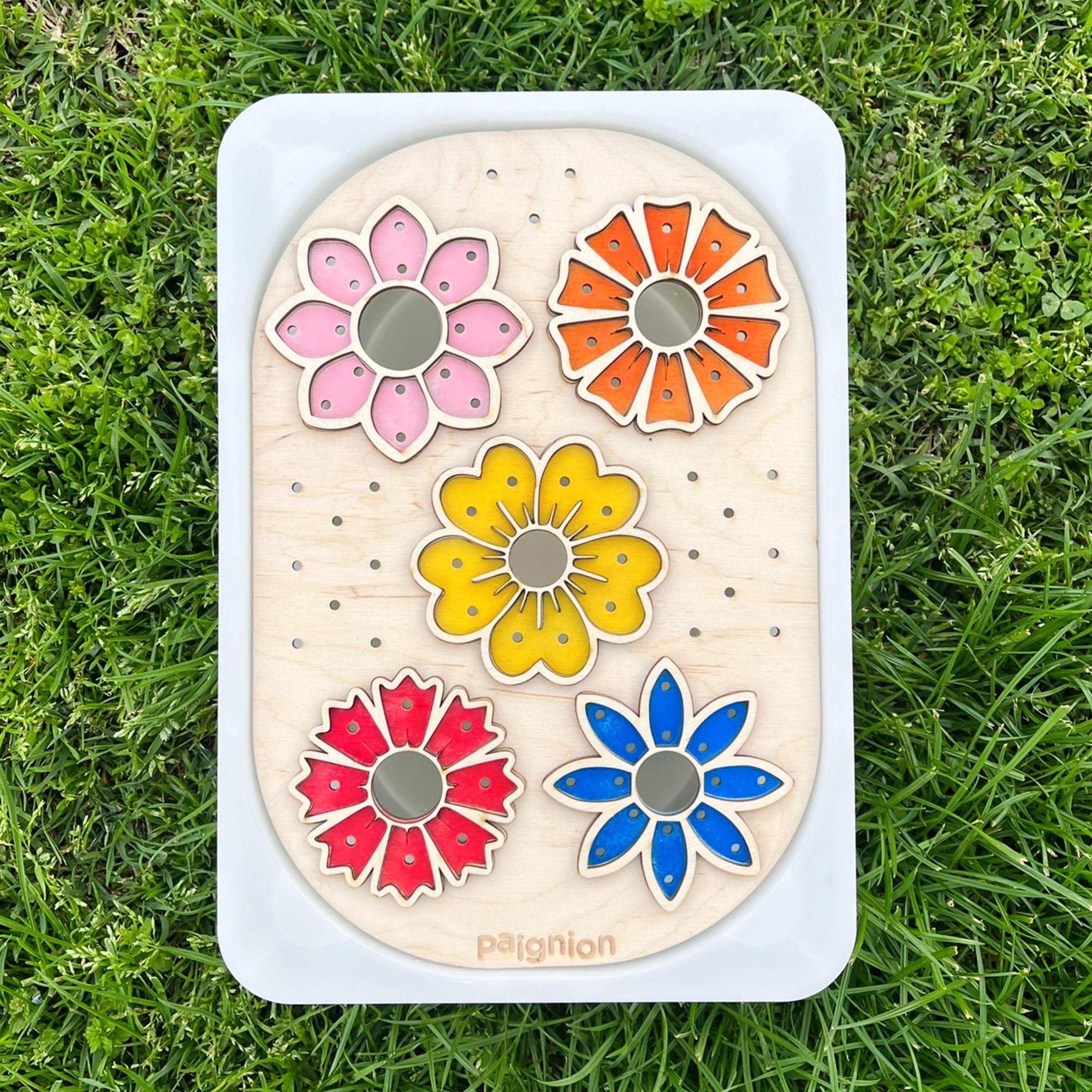 trofast πίνακας λουλουδάκια