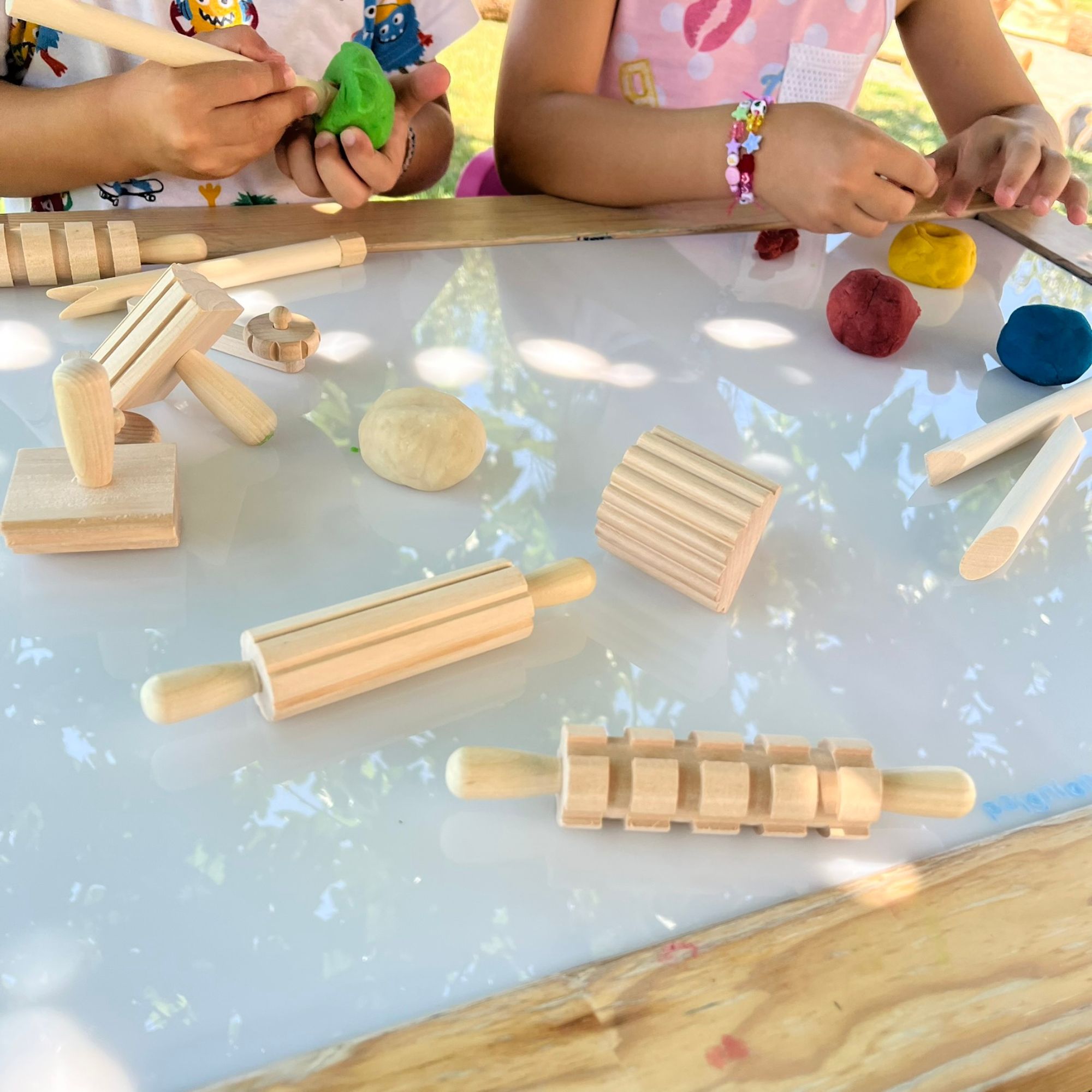 Ergaleia plastelinis